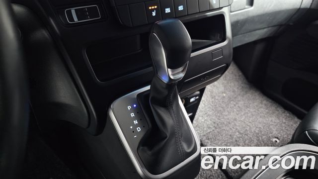 Hyundai Staria Cargo 5-Seater Modern 2022 — фото 9