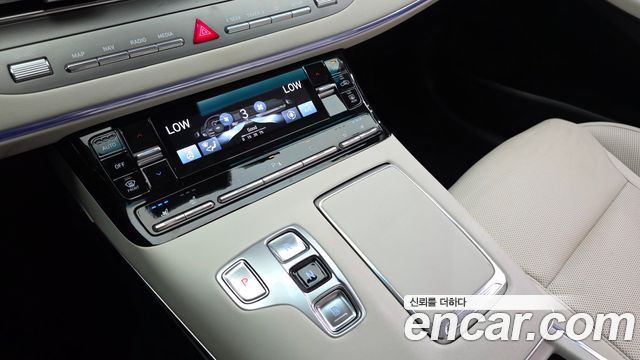 Hyundai Grandeur (IG) 2.5 Le Blanc 2023 — фото 9