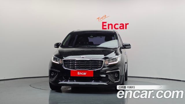Kia Carnival 9-Seater Prstige 2019 — фото 3