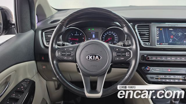 Kia Carnival 9-Seater Prstige 2019 — фото 13