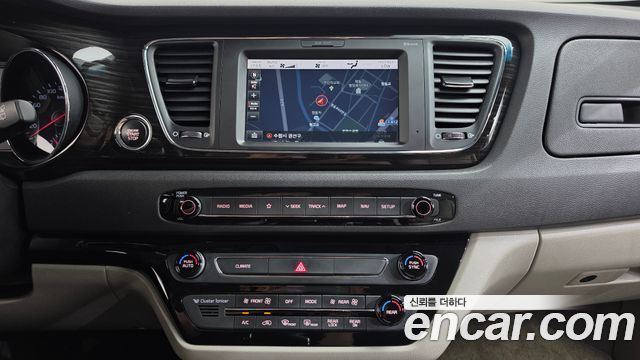 Kia Carnival 9-Seater Prstige 2019 — фото 14