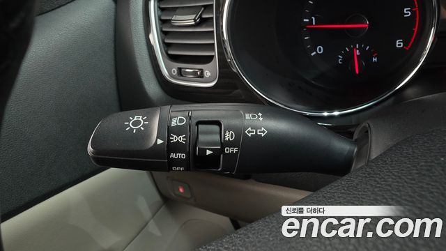 Kia Carnival 9-Seater Prstige 2019 — фото 16