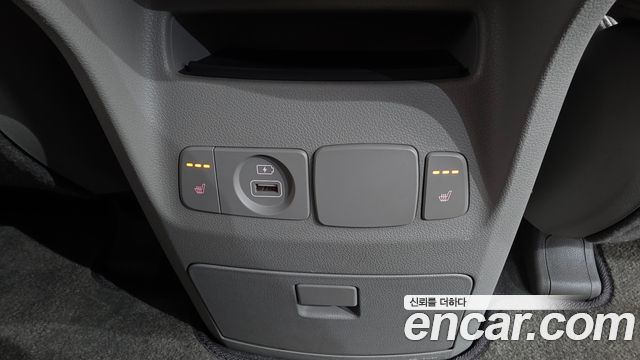 Kia Carnival 9-Seater Prstige 2019 — фото 17