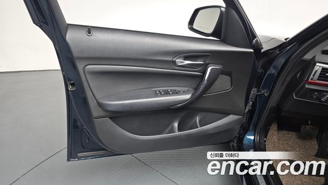 BMW 1 Series (F20) 118d Sport 5Door 2015 — фото 30