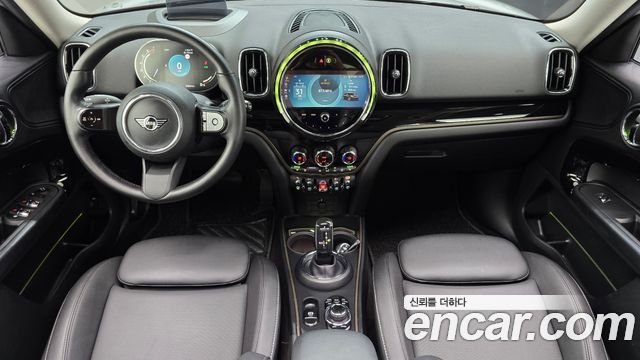 MINI Cooper Countryman Classic Plus Launch Pack 2nd Gen 2023 — фото 7