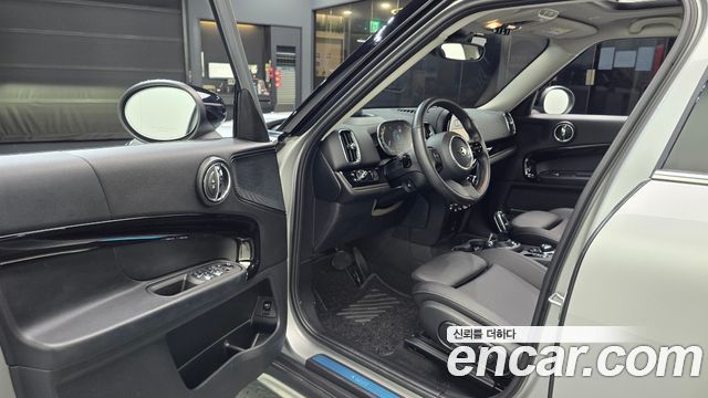 MINI Cooper Countryman Classic Plus Launch Pack 2nd Gen 2023 — фото 10