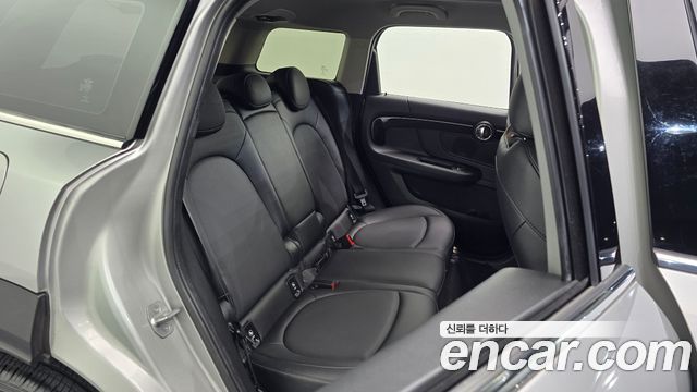 MINI Cooper Countryman Classic Plus Launch Pack 2nd Gen 2023 — фото 12