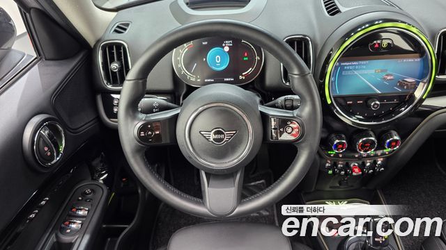 MINI Cooper Countryman Classic Plus Launch Pack 2nd Gen 2023 — фото 13
