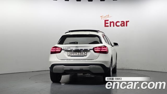 Mercedes-Benz GLA-Class (X156) GLA220 2018 — фото 4