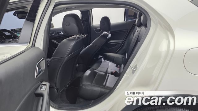 Mercedes-Benz GLA-Class (X156) GLA220 2018 — фото 11