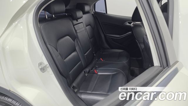 Mercedes-Benz GLA-Class (X156) GLA220 2018 — фото 12
