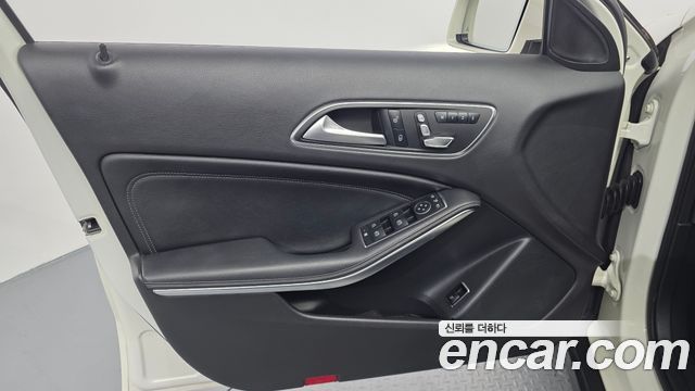 Mercedes-Benz GLA-Class (X156) GLA220 2018 — фото 24