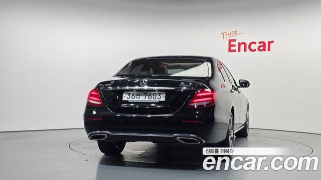 Mercedes-Benz E-Class (W213) E300 4MATIC Avnatgarde 2018 — фото 4