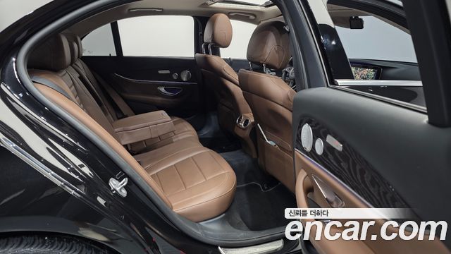 Mercedes-Benz E-Class (W213) E300 4MATIC Avnatgarde 2018 — фото 12