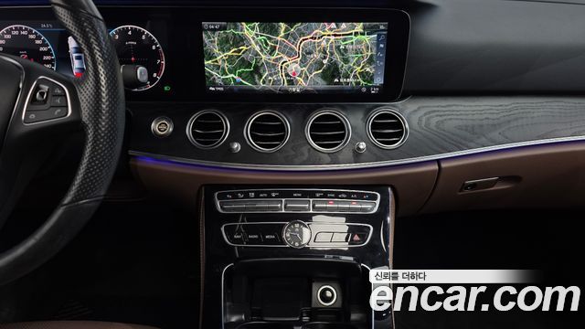 Mercedes-Benz E-Class (W213) E300 4MATIC Avnatgarde 2018 — фото 15