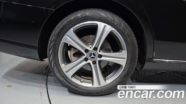 Mercedes-Benz E-Class (W213) E300 4MATIC Avnatgarde 2018 — фото 21