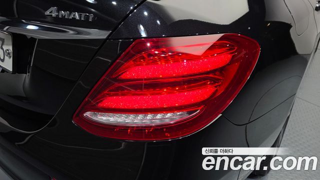 Mercedes-Benz E-Class (W213) E300 4MATIC Avnatgarde 2018 — фото 23