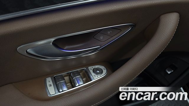 Mercedes-Benz E-Class (W213) E300 4MATIC Avnatgarde 2018 — фото 27