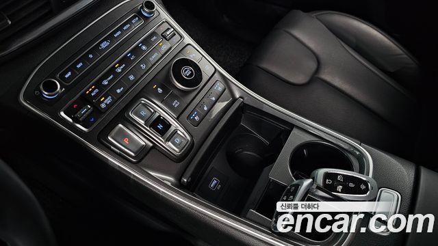 Hyundai Santa Fe HEV 1.6 2WD Exclusive 2022 — фото 9