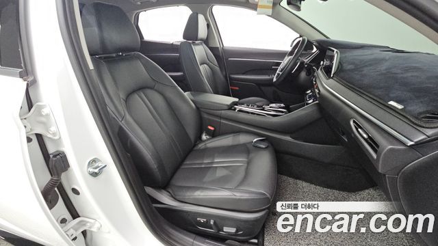 Hyundai Sonata (DN8) 2.0 Premium Family 2020 — фото 11