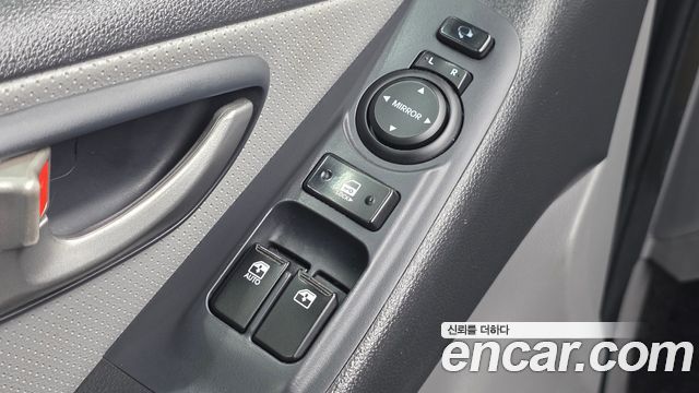 Hyundai Grand Starex 12-Seater LPi Smart 2019 — фото 12