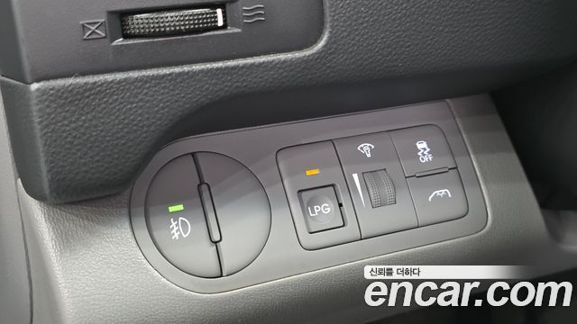 Hyundai Grand Starex 12-Seater LPi Smart 2019 — фото 13