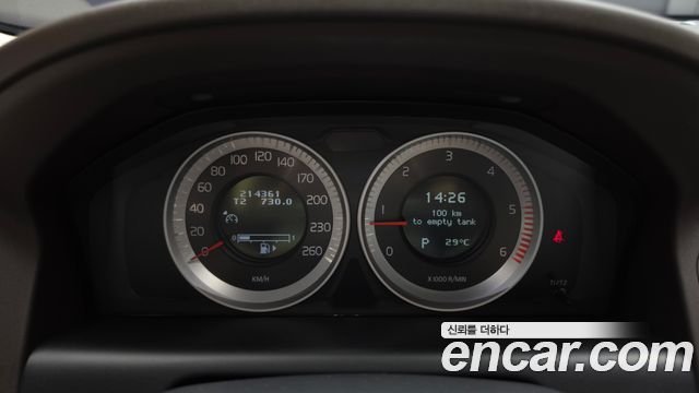 Volvo XC60 D5 AWD 1st 2012 — фото 8