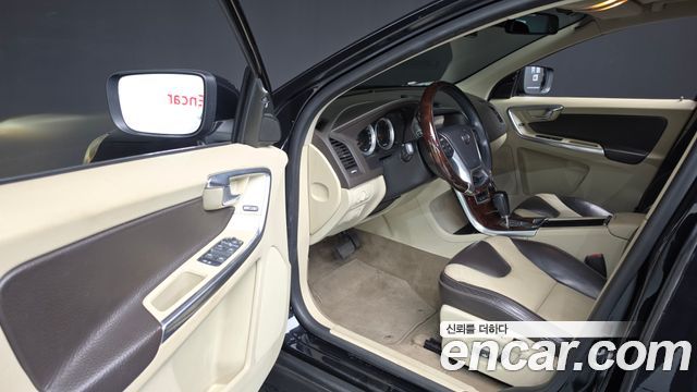 Volvo XC60 D5 AWD 1st 2012 — фото 10
