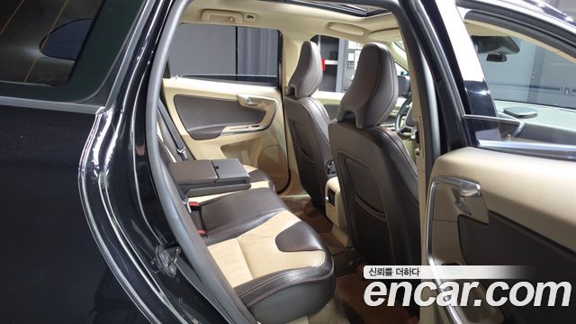 Volvo XC60 D5 AWD 1st 2012 — фото 11