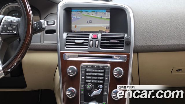 Volvo XC60 D5 AWD 1st 2012 — фото 14
