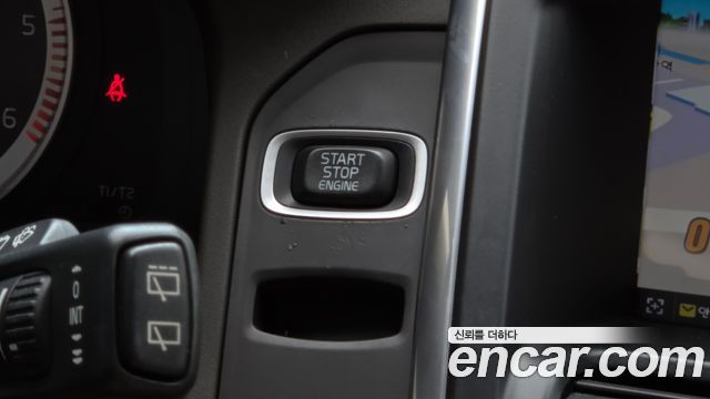 Volvo XC60 D5 AWD 1st 2012 — фото 16