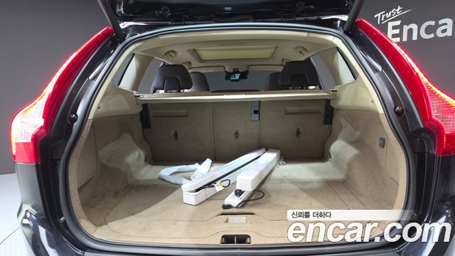 Volvo XC60 D5 AWD 1st 2012 — фото 18