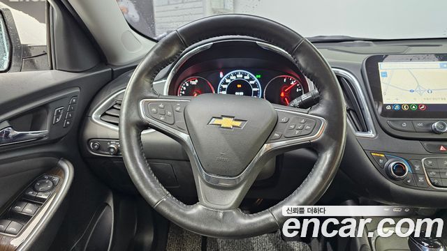 Chevrolet Malibu 1.3 Turbo Premier 2019 — фото 13