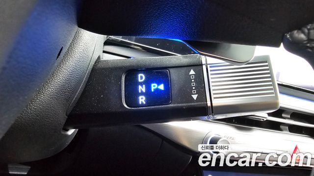 Hyundai Grandeur (GN7) 2,5 Gasoline 2WD Calligraphy 2025 — фото 9
