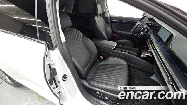Hyundai Grandeur (GN7) 2,5 Gasoline 2WD Calligraphy 2025 — фото 18