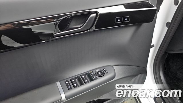 Hyundai Grandeur (GN7) 2,5 Gasoline 2WD Calligraphy 2025 — фото 19
