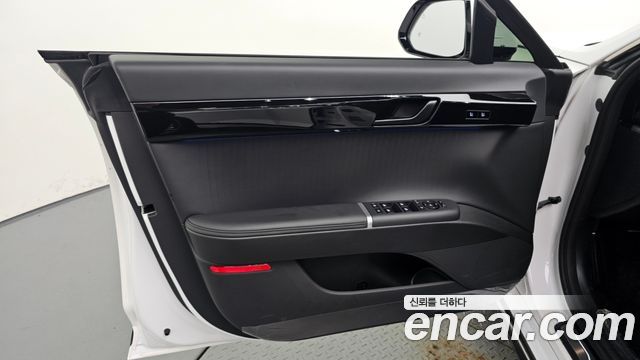 Hyundai Grandeur (GN7) 2,5 Gasoline 2WD Calligraphy 2025 — фото 24