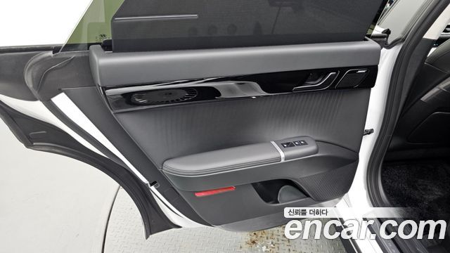 Hyundai Grandeur (GN7) 2,5 Gasoline 2WD Calligraphy 2025 — фото 25