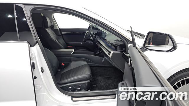 Hyundai Grandeur (GN7) 2,5 Gasoline 2WD Calligraphy 2025 — фото 26