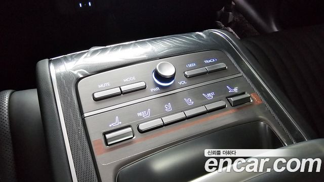 Hyundai Grandeur (GN7) 2,5 Gasoline 2WD Calligraphy 2025 — фото 31