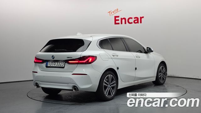 BMW 1 Series (F40) 120i Advantage 2021 — фото 2