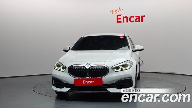 BMW 1 Series (F40) 120i Advantage 2021 — фото 3
