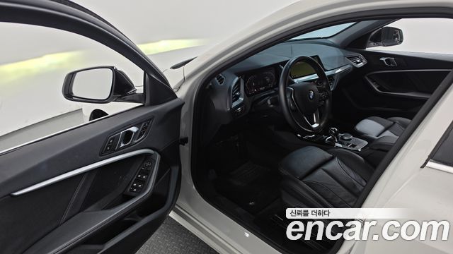 BMW 1 Series (F40) 120i Advantage 2021 — фото 10