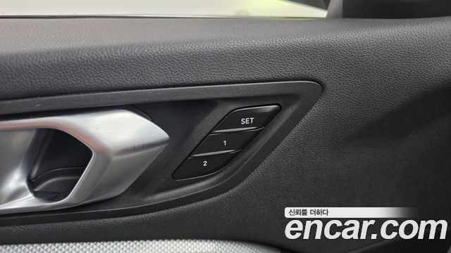 BMW 1 Series (F40) 120i Advantage 2021 — фото 16