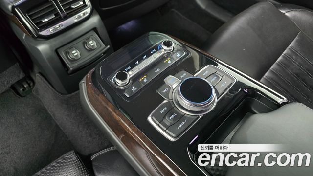 Genesis EQ900 3.3 T-GDI AWD Premiun Luxury 2016 — фото 18