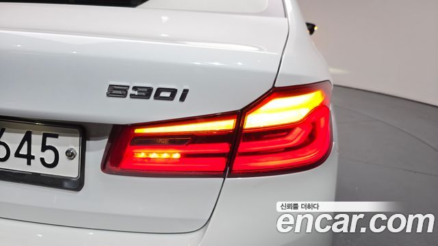BMW 5 Series (G30) 530i xDrive M Sport Package Plus 2017 — фото 23