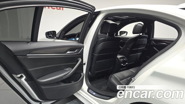 BMW 5 Series (G30) 530i xDrive M Sport Package Plus 2017 — фото 26