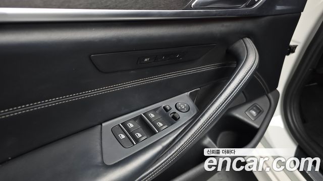 BMW 5 Series (G30) 530i xDrive M Sport Package Plus 2017 — фото 27