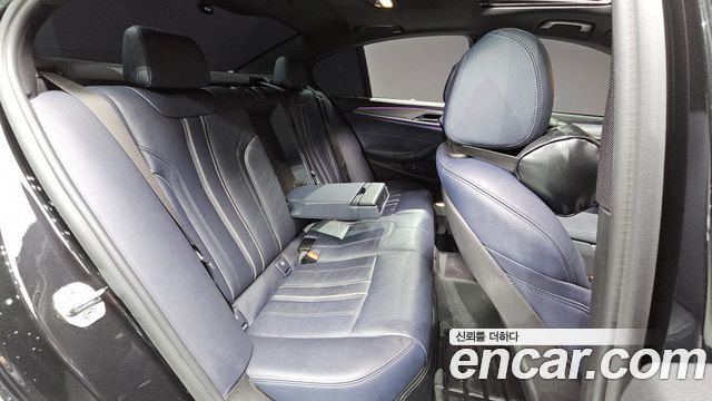 BMW 5 Series (G30) 530i M Sport Package 2017 — фото 19