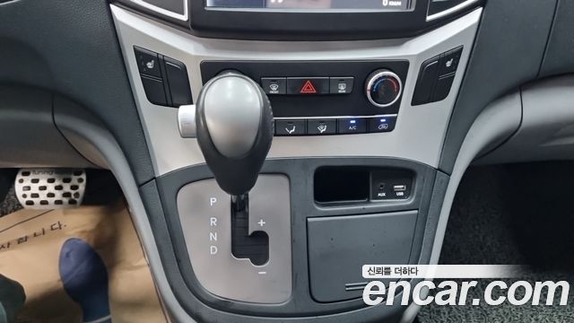 Hyundai Grand Starex Van 5-Seater Smart 2021 — фото 9